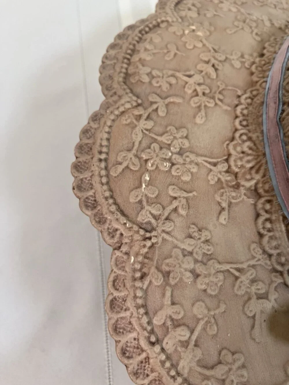 VTG Lace Bonnet Wall Pocket Cottagecore Victorian Nursery Chalkware Decor Boho